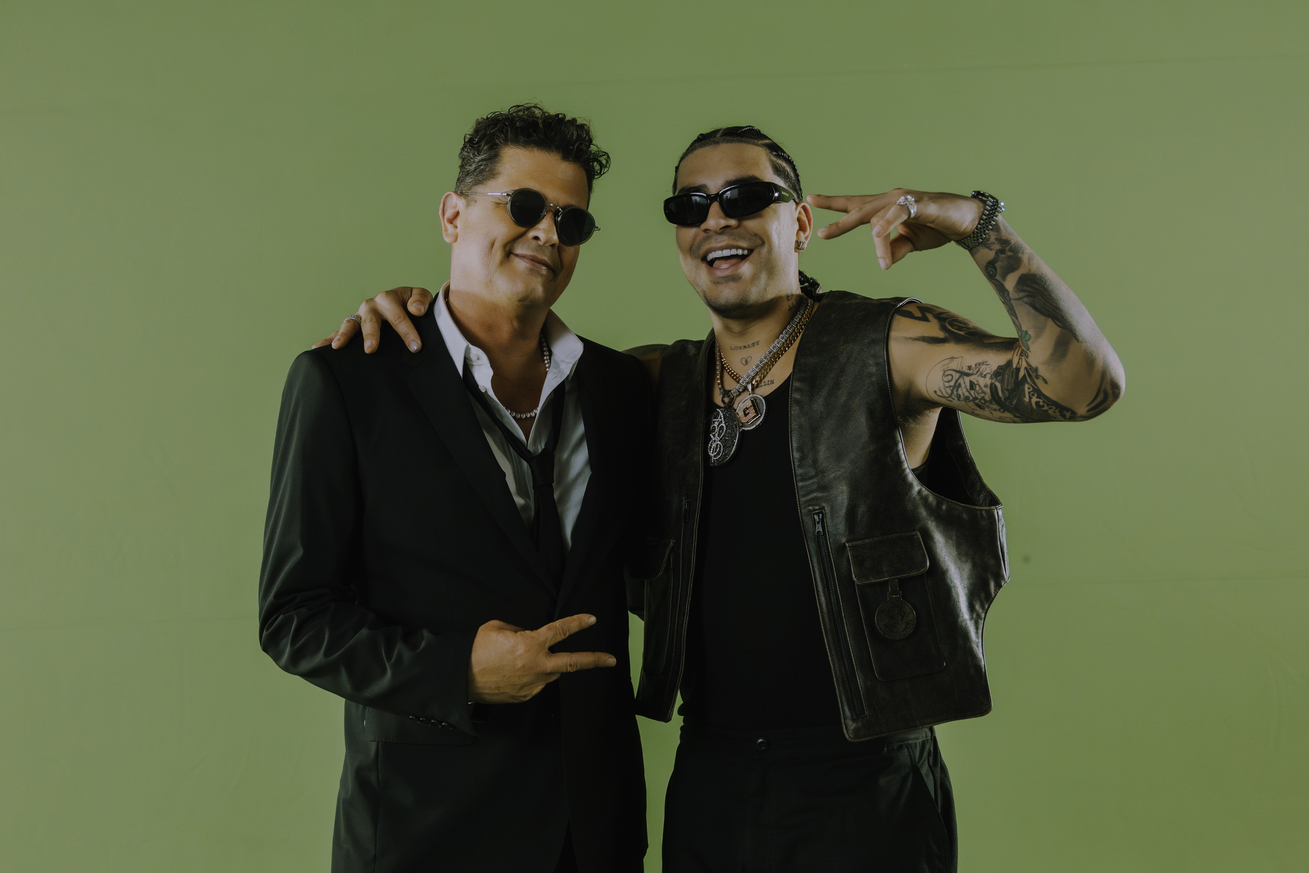 Carlos Vives y Ryan Castro enaltecen a Calixto Ochoa con nueva versión de ‘Los Sabanales’