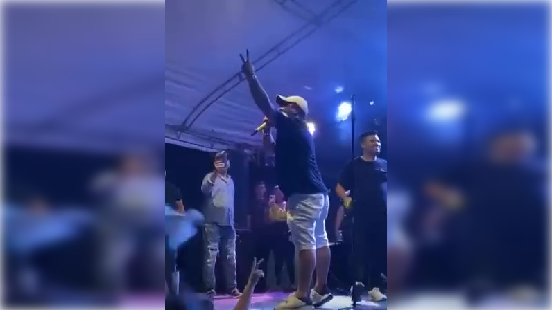 Suspenden a alcalde que habría participado en política durante festival en Magdalena