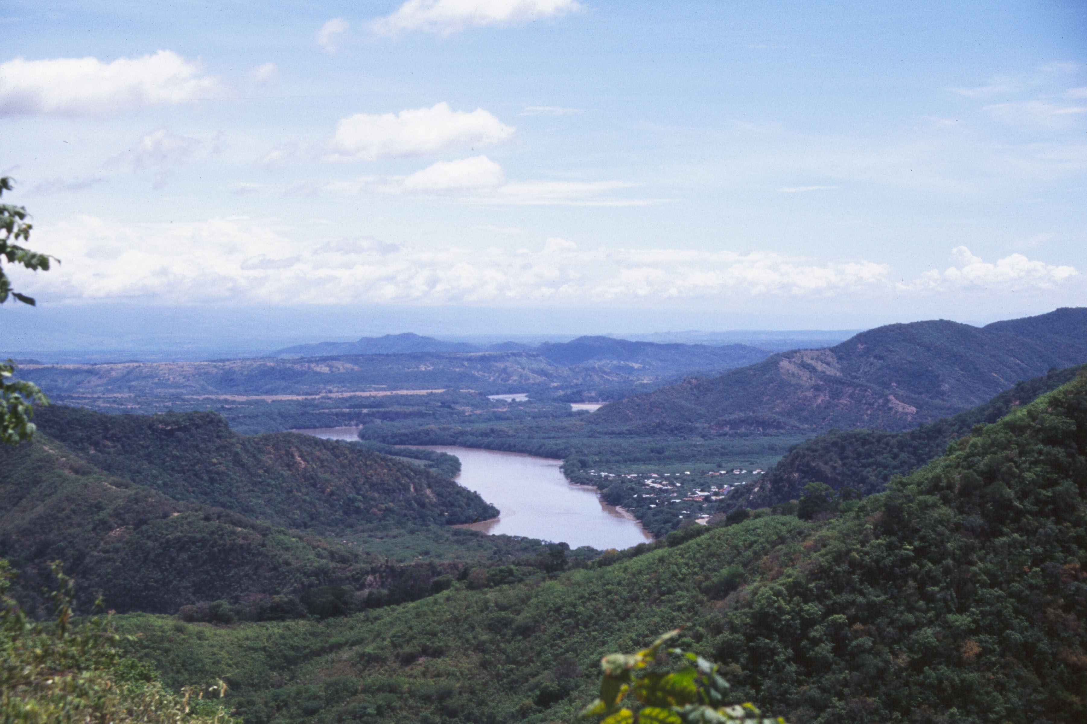 El río Magdalena, a la altura del municipio de Guataquí.