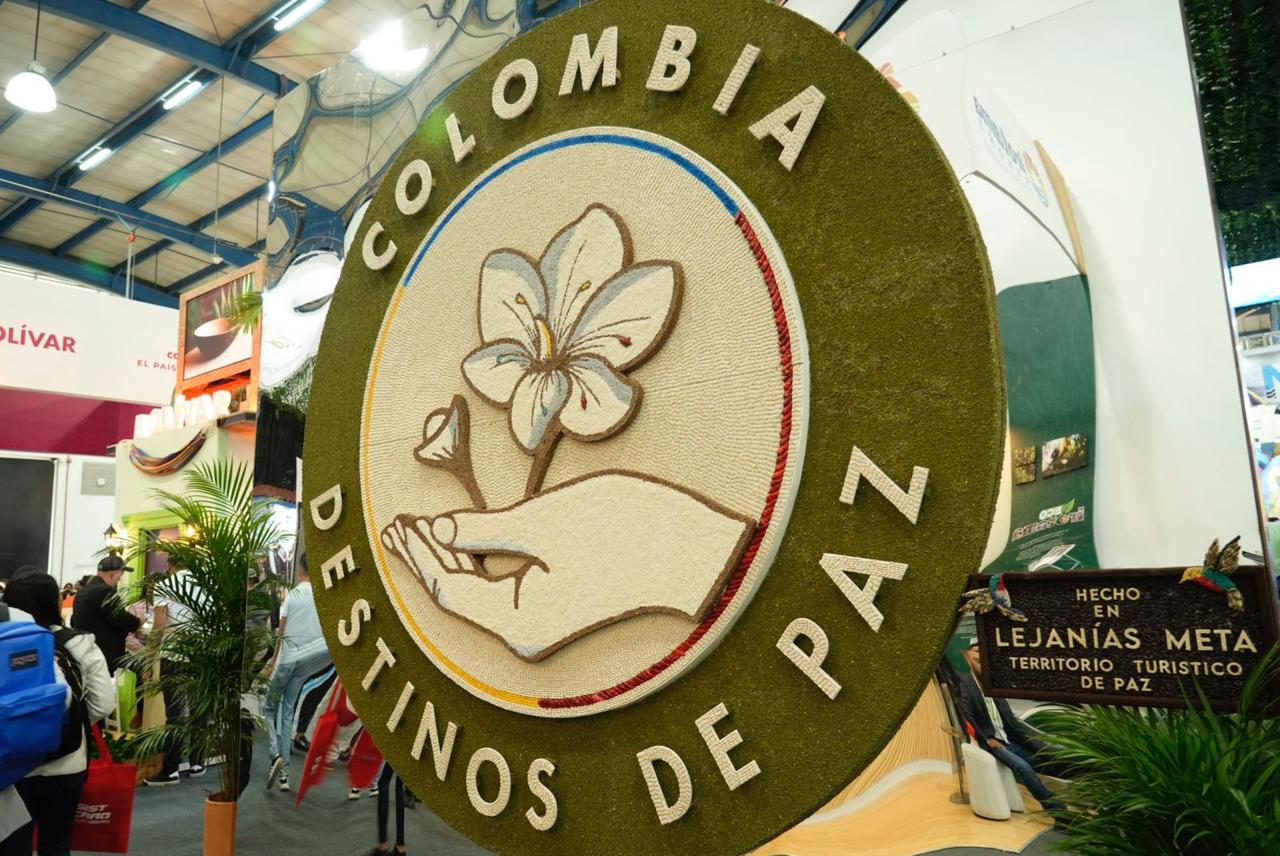 El estand también contará con un espacio de exhibición de productos con el Sello Colombia, Destinos de Paz, para fomentar oportunidades de encadenamiento y asesoría permanente para el proceso de postulación al Sello.