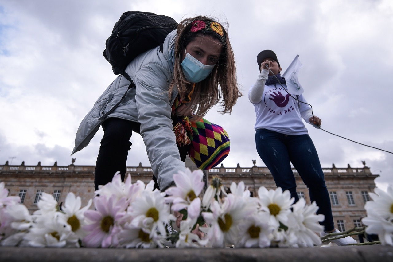 Pese a que las cifras son elevadas, los asesinatos de excombatientes se han reducido en un 27%, al pasar de 74 casos en 2020 a 54 en 2021. Además de los asesinatos, la Misión de la ONU ha registrado 79 tentativas de homicidio y 25 desapariciones.