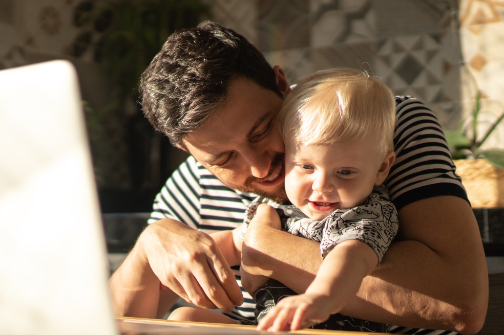 Canciones para el Día del Padre 2024: melodías para tu papá en español e inglés
