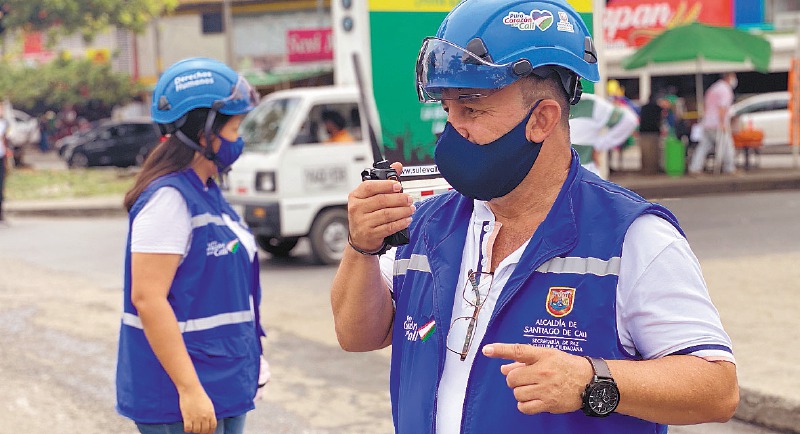Gustavo Arbeláez, o Santiago Cepeda, es asesor de despacho en la secretaría de Paz de Cali y es quien lidera el equipo de los cascos azules. / Secretaría de Paz y Cultura Ciudadana de Cali
