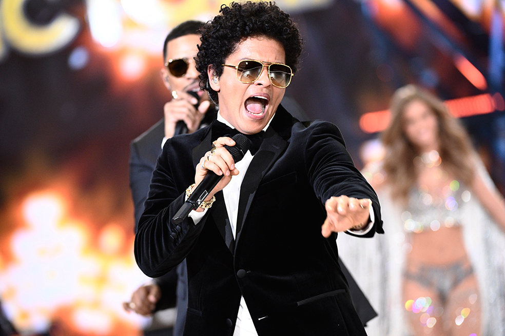 Bruno Mars lanzó al mercado su primer trabajo musical, “Doo-Wops & Hooligans”, el 4 de octubre de 2010. / AFP