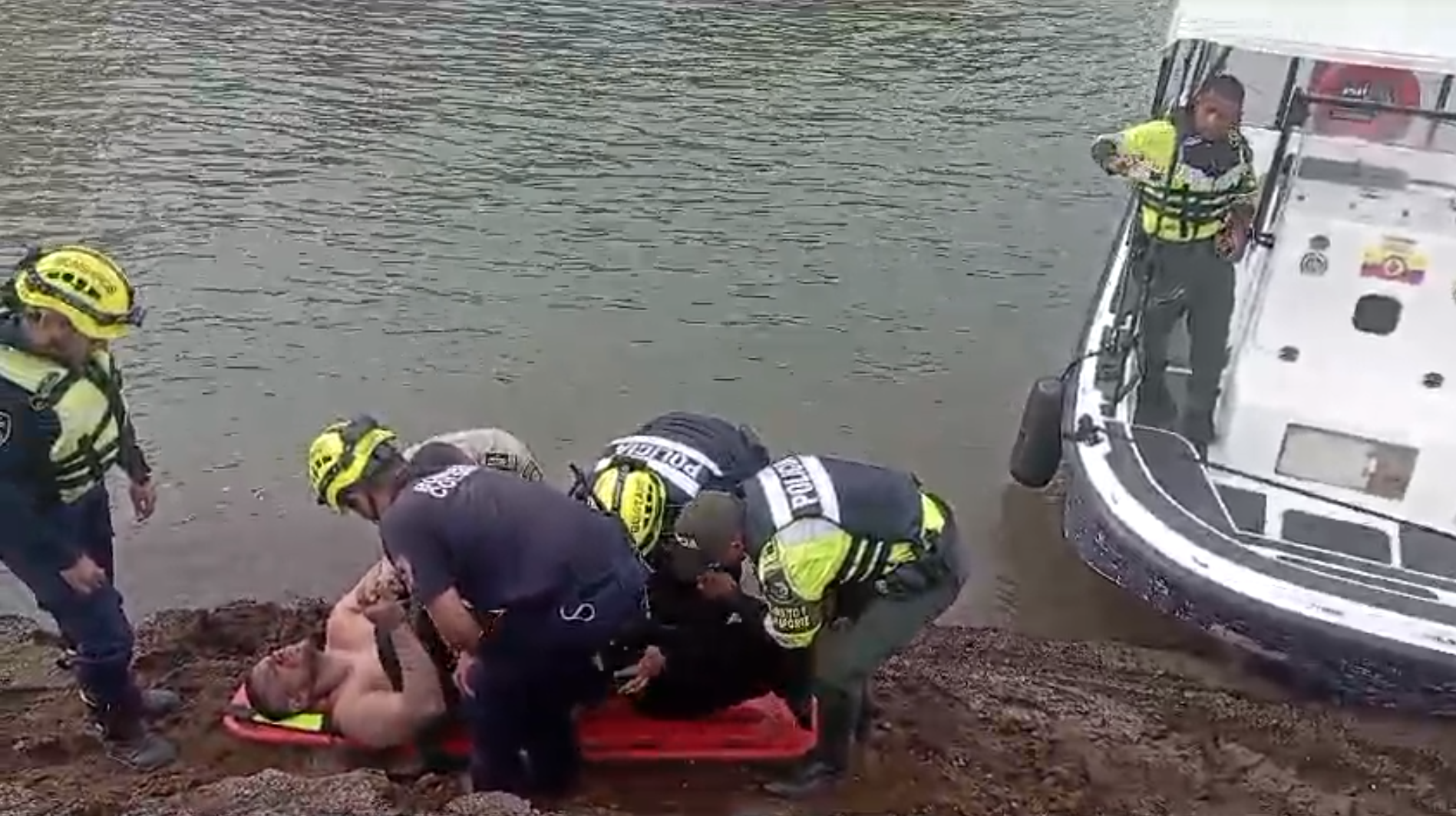 Rescataron a turista colombo-canadiense que se lanzó al embalse de Guatapé