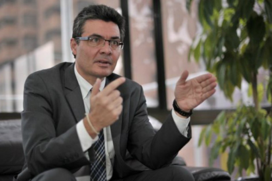 Los cuatro consejos del ministro de Salud a futuros médicos
