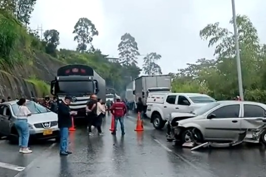 Así fue el accidente en La Línea que dejó dos muertos y doce heridos