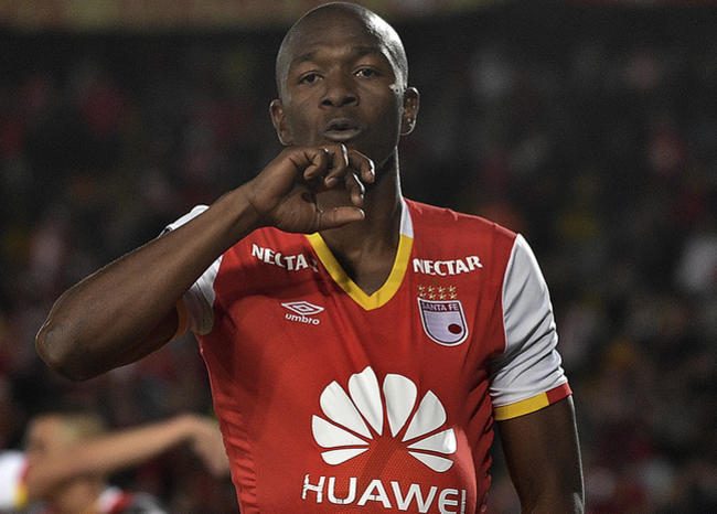 Javier López, defensor de Santa Fe, otra vez sancionado por agredir a sus rivales