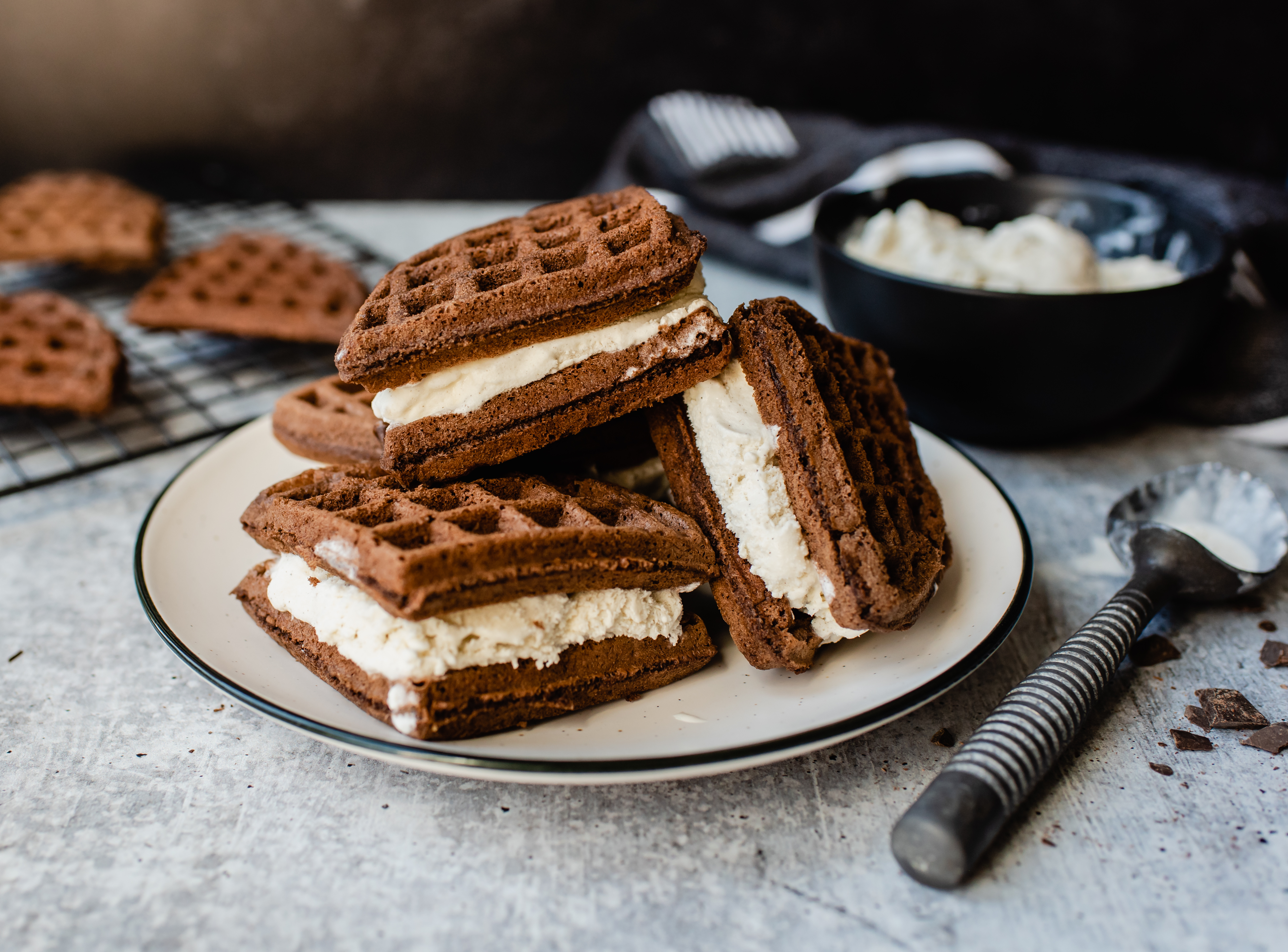 Sándwich helado de vainilla en waffle