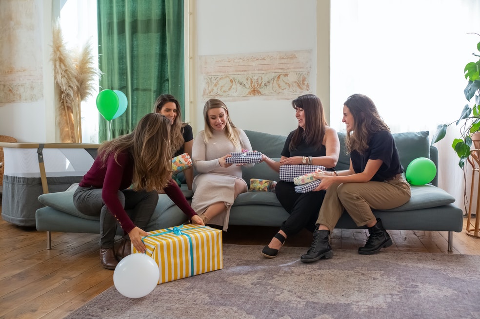 Conoce cómo organizar un baby shower de forma sencilla y sin complicaciones.