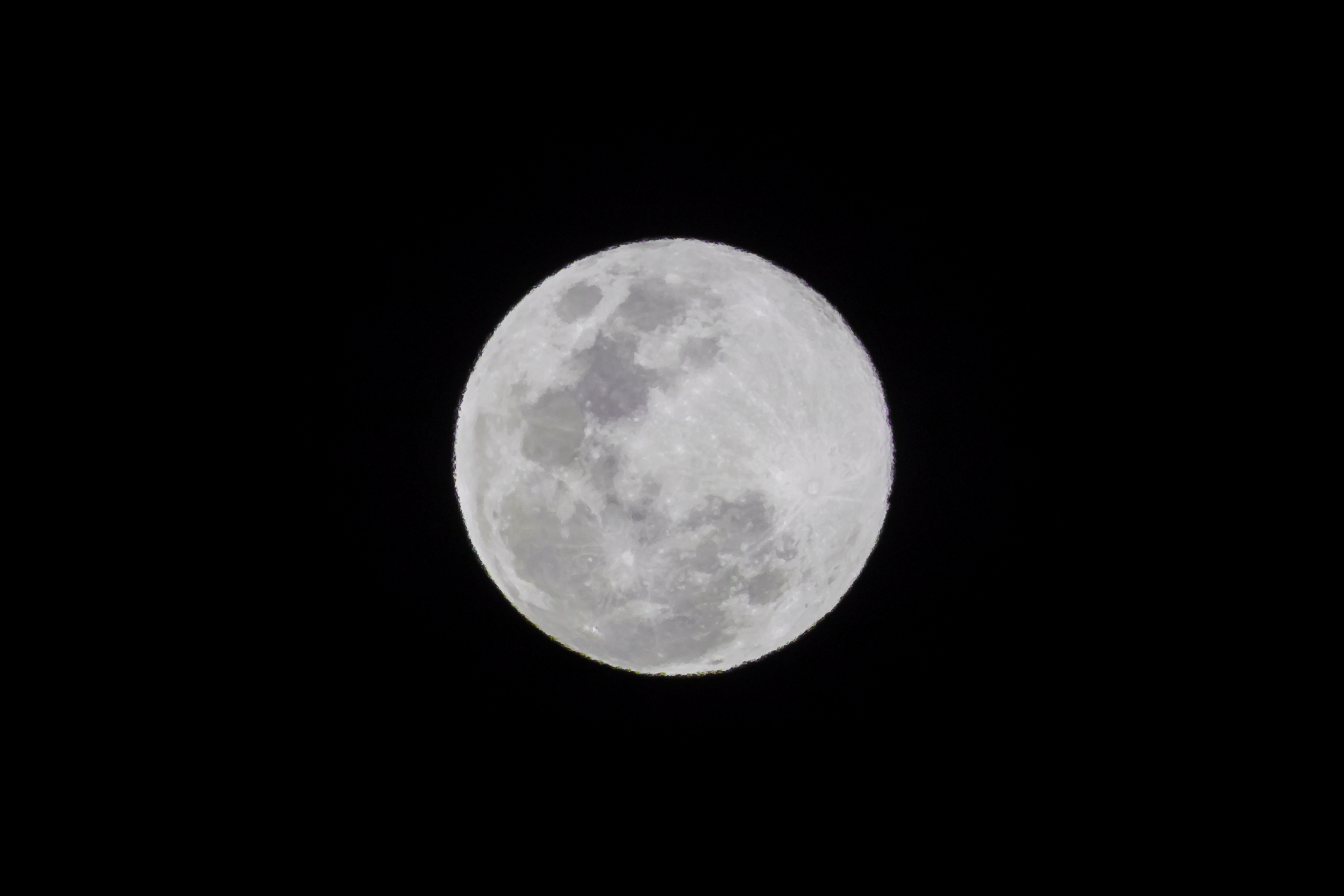 La misión espacial que lanzarán para mapear el agua de la superficie de la Luna