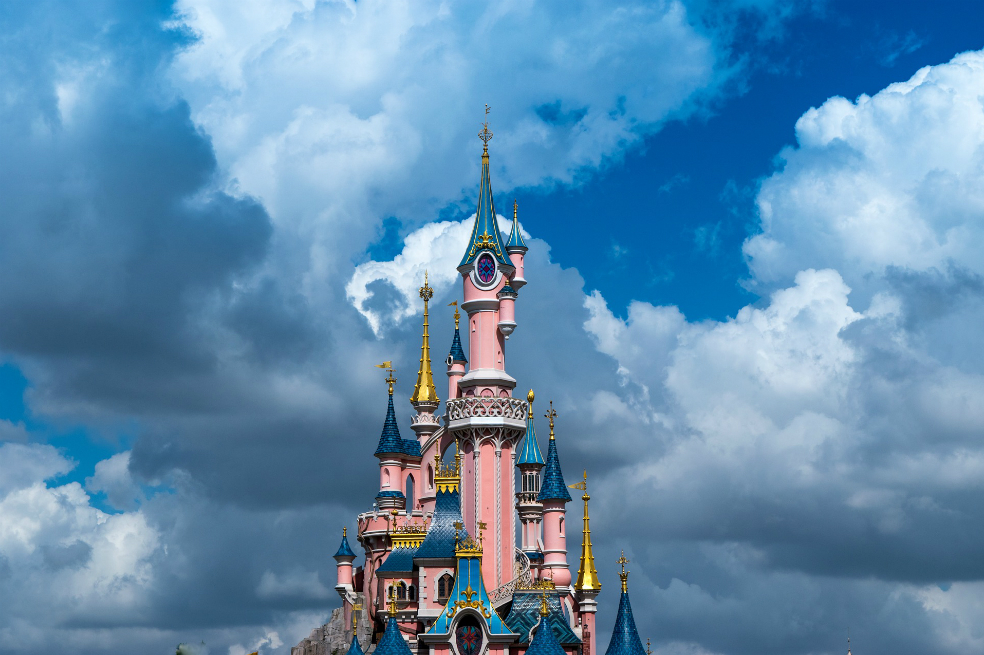 Escalera mecánica provocó una ola de pánico en Disneyland París