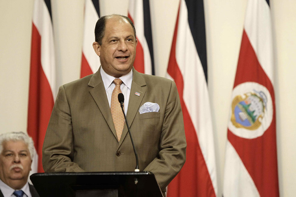 «Recibí un mandato apabullante»: presidente de Costa Rica