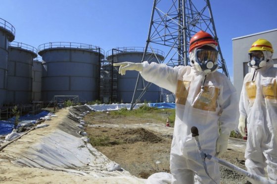 Comienzan a desmontar parte del reactor nuclear de Fukushima en Japón