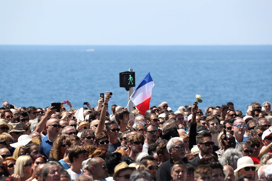 Francia rinde homenaje a víctimas del atentado en Niza