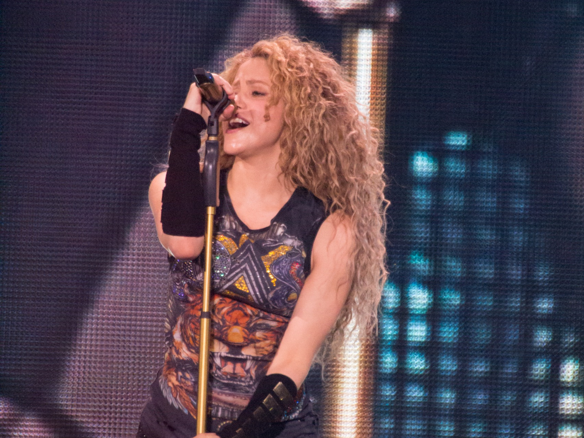 Shakira es una cantante colombiana.