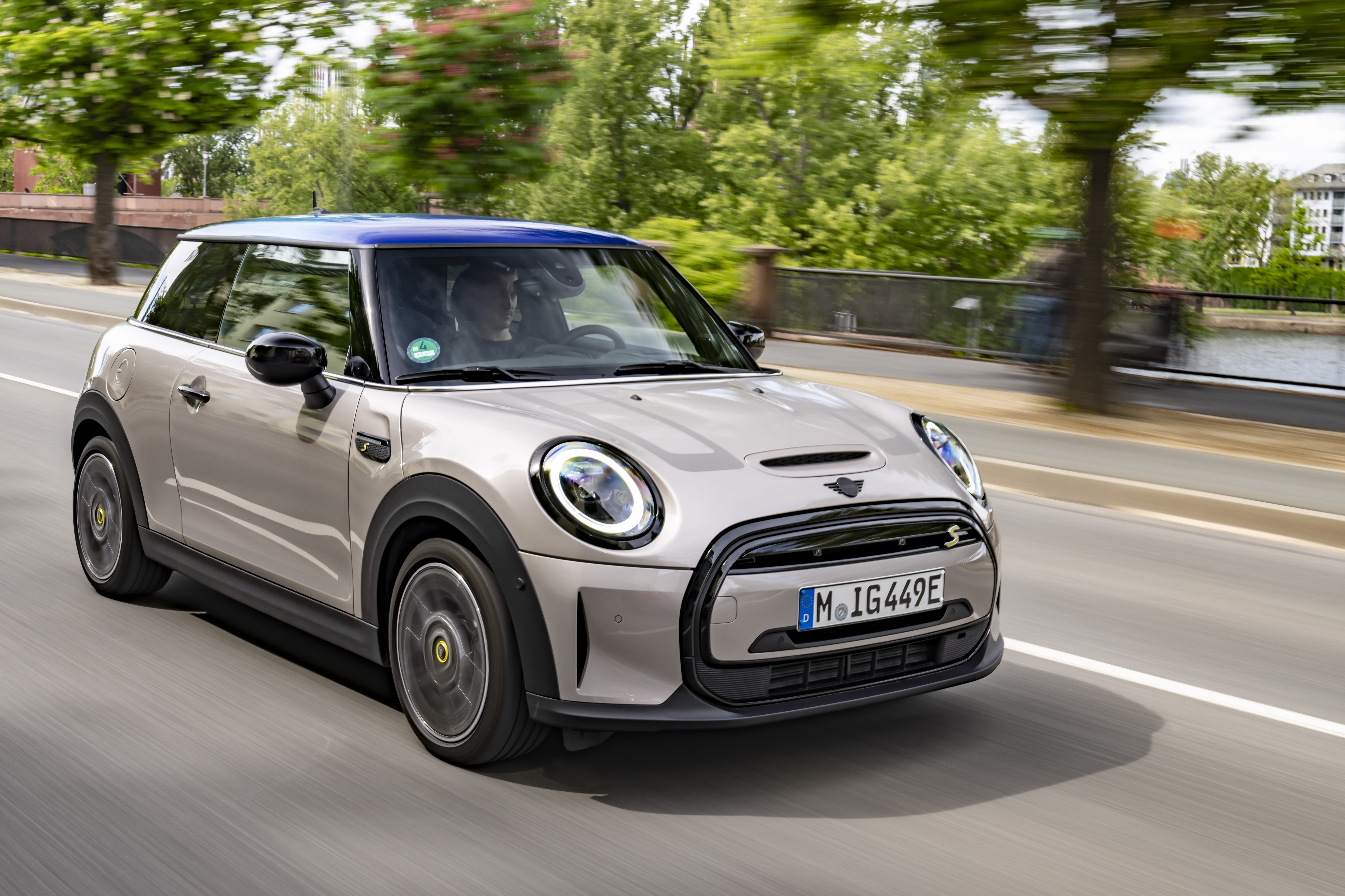 5 novedades del nuevo Mini Cooper SE, el primer eléctrico de la firma en Colombia