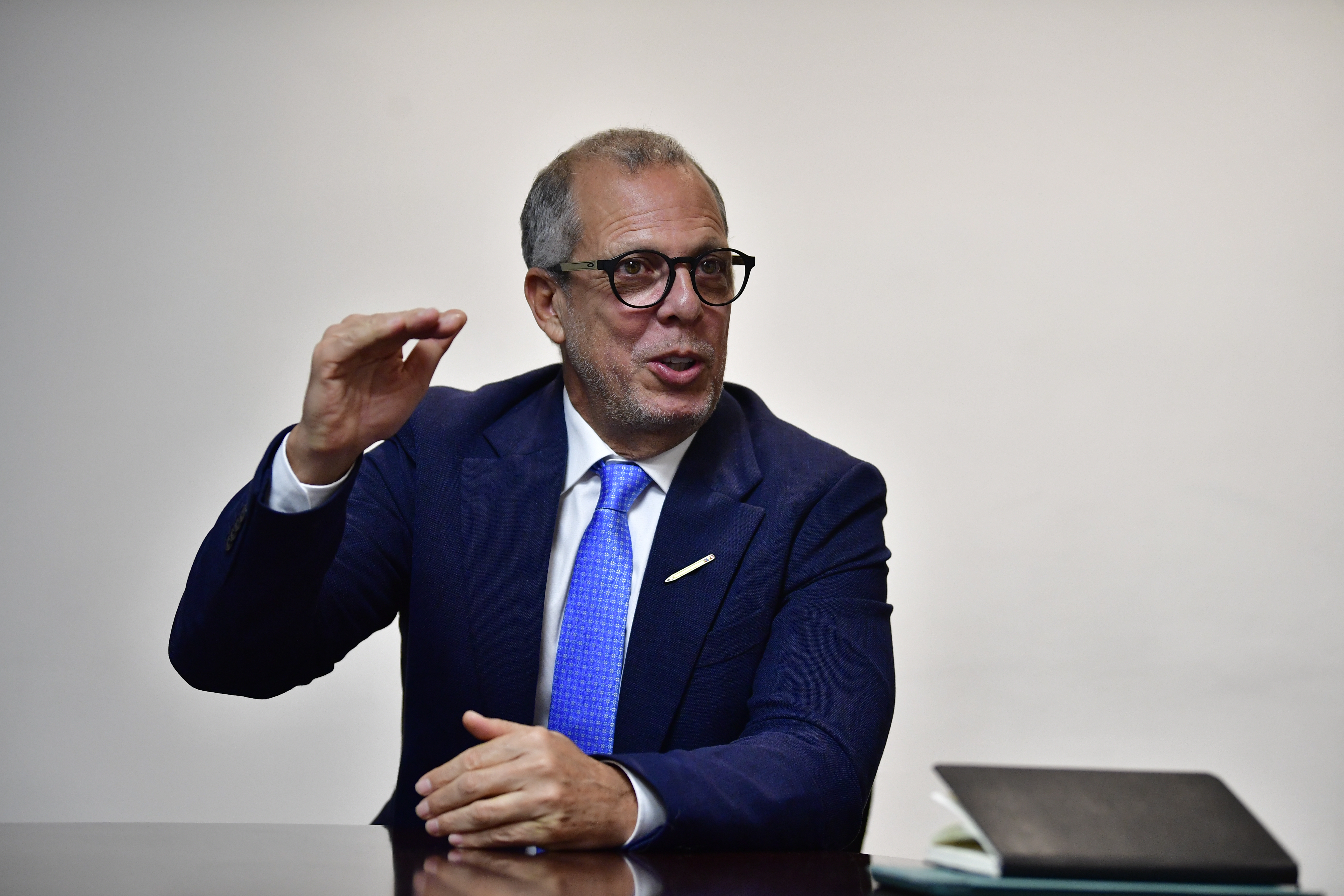 Jefe de Despacho de la Presidencia durante entrevista para El Espectador