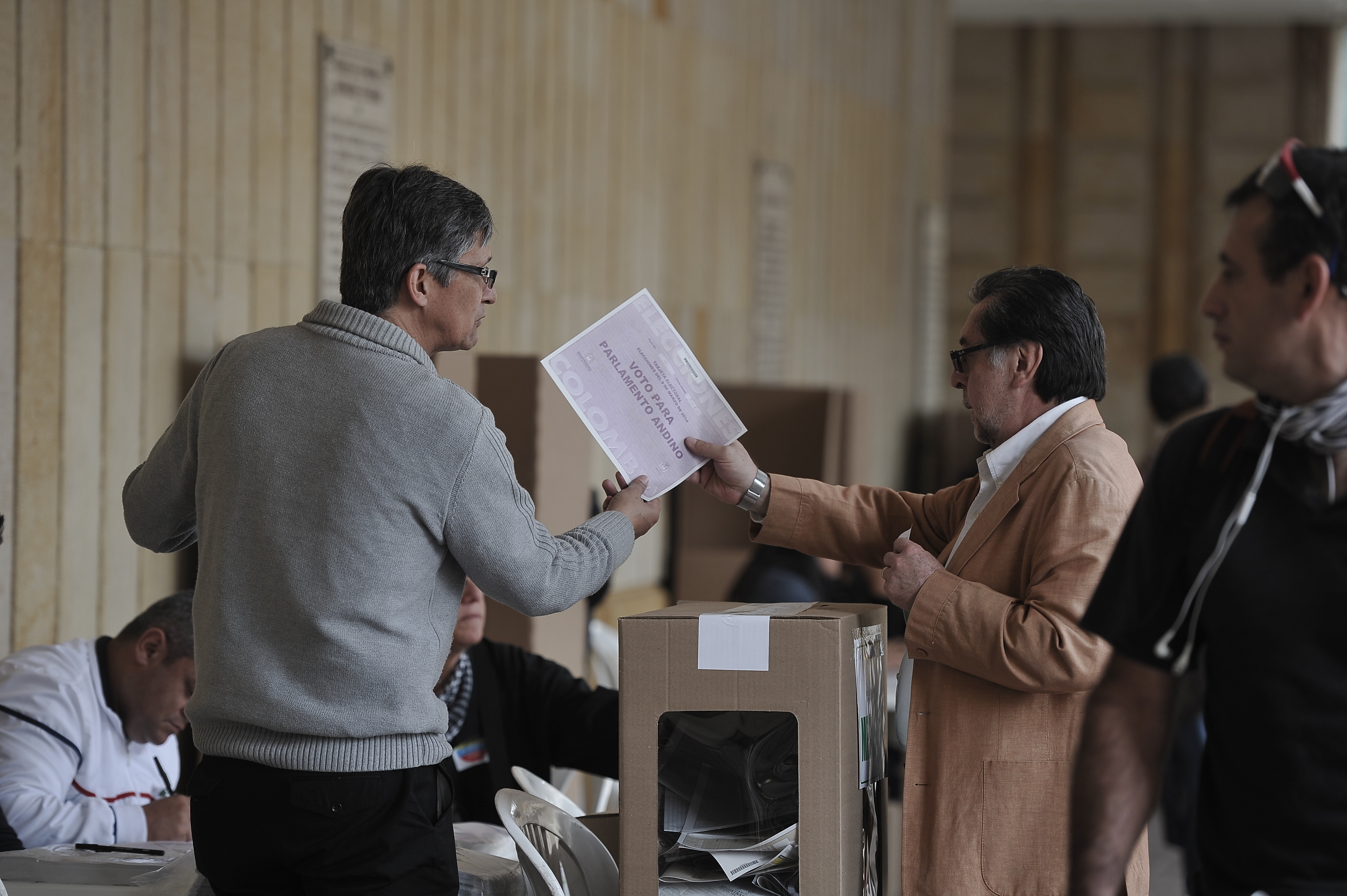 Partidos inscribieron 640 precandidatos para las consultas internas del 4 de junio