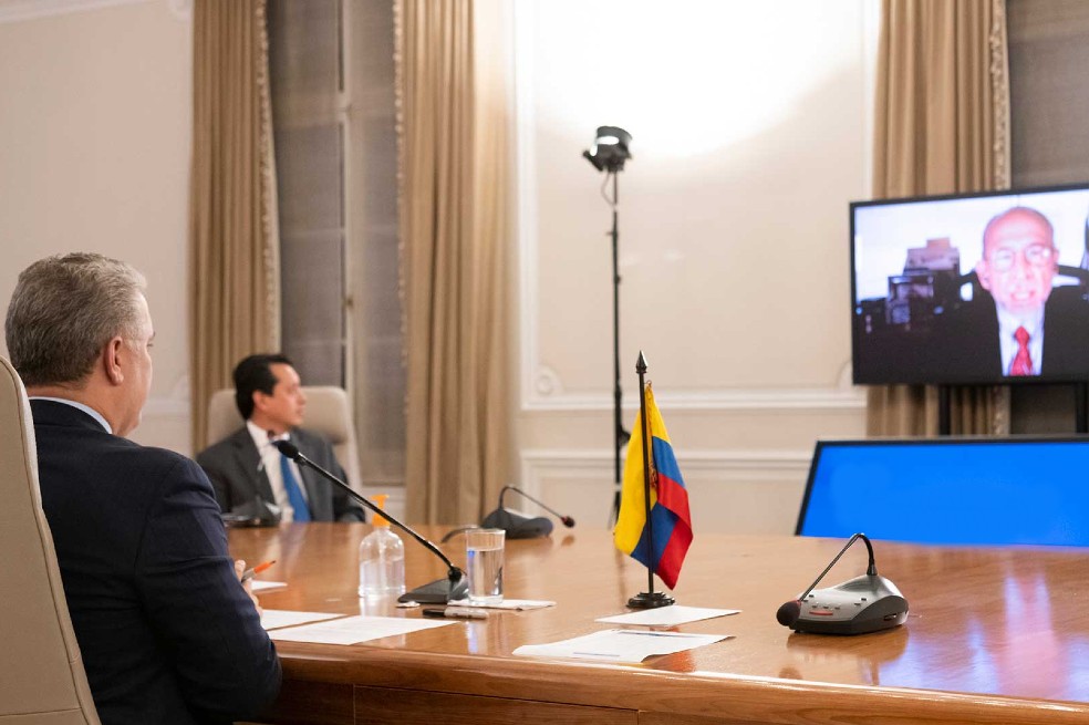 Duque se reúne con sus embajadores en medio de negociaciones por vacuna