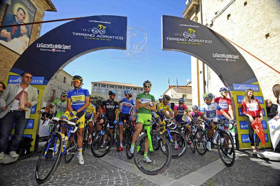 Nairo Quintana terminó segundo en la carrera italiana Tirreno-Adriático