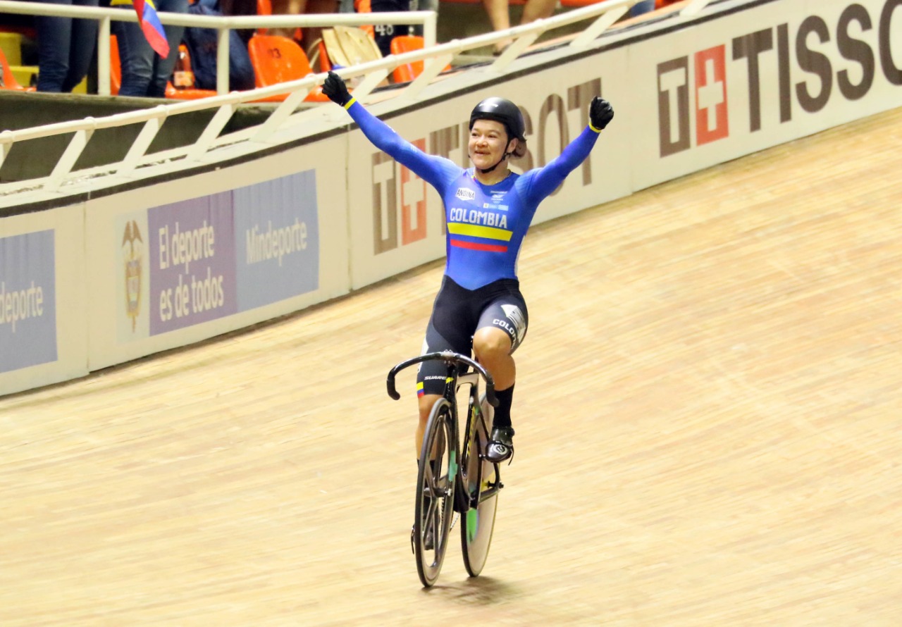 Martha Bayona, oro en la Copa de las Naciones de ciclismo de pista, en Cali