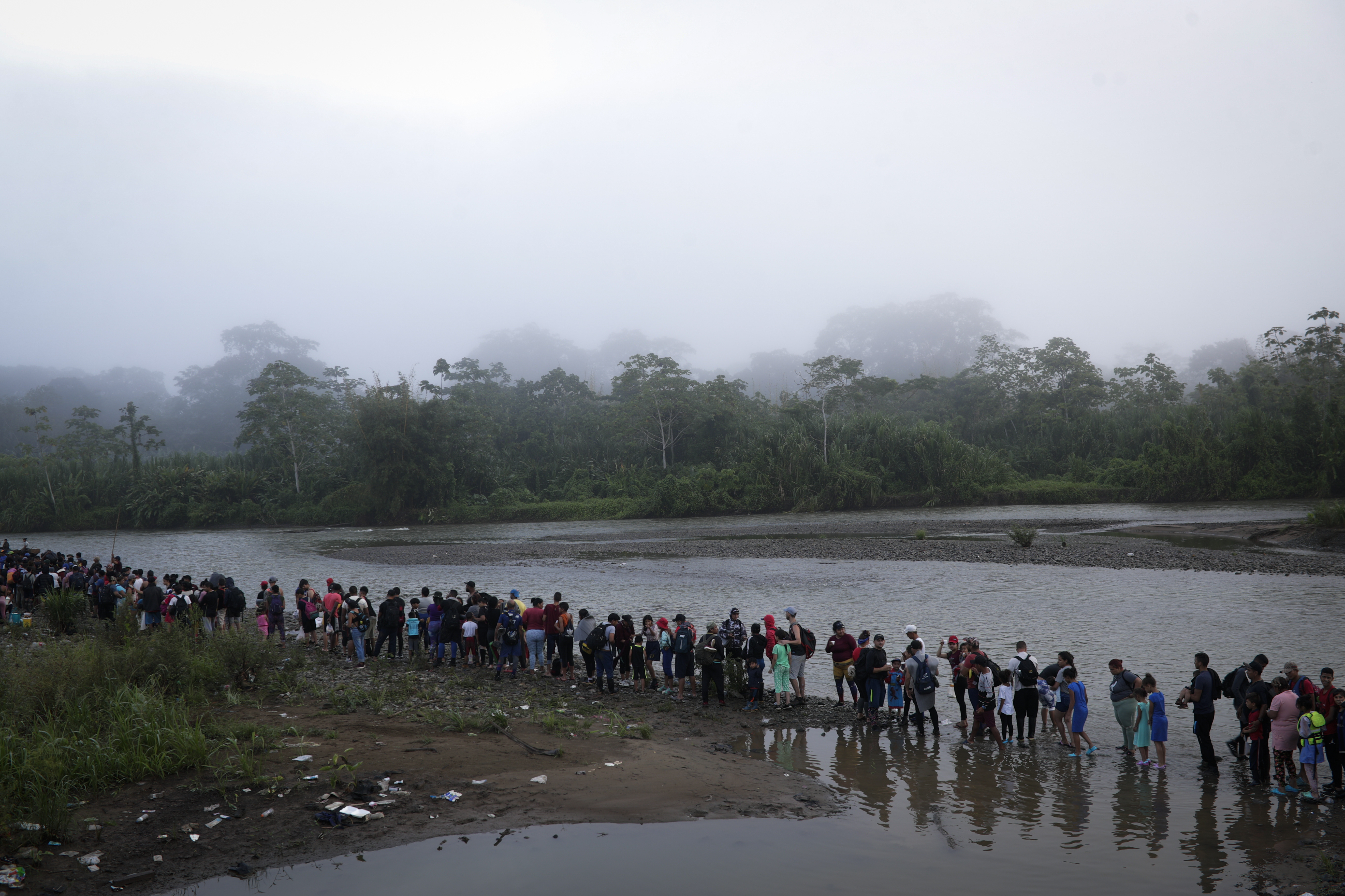 La migración por el Darién en gráficas: ¿sabe cuántos migrantes cruzaron la selva?