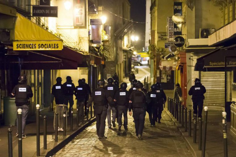 Un terrorista de los atentados de París de 2015 sigue libre y sin identificar