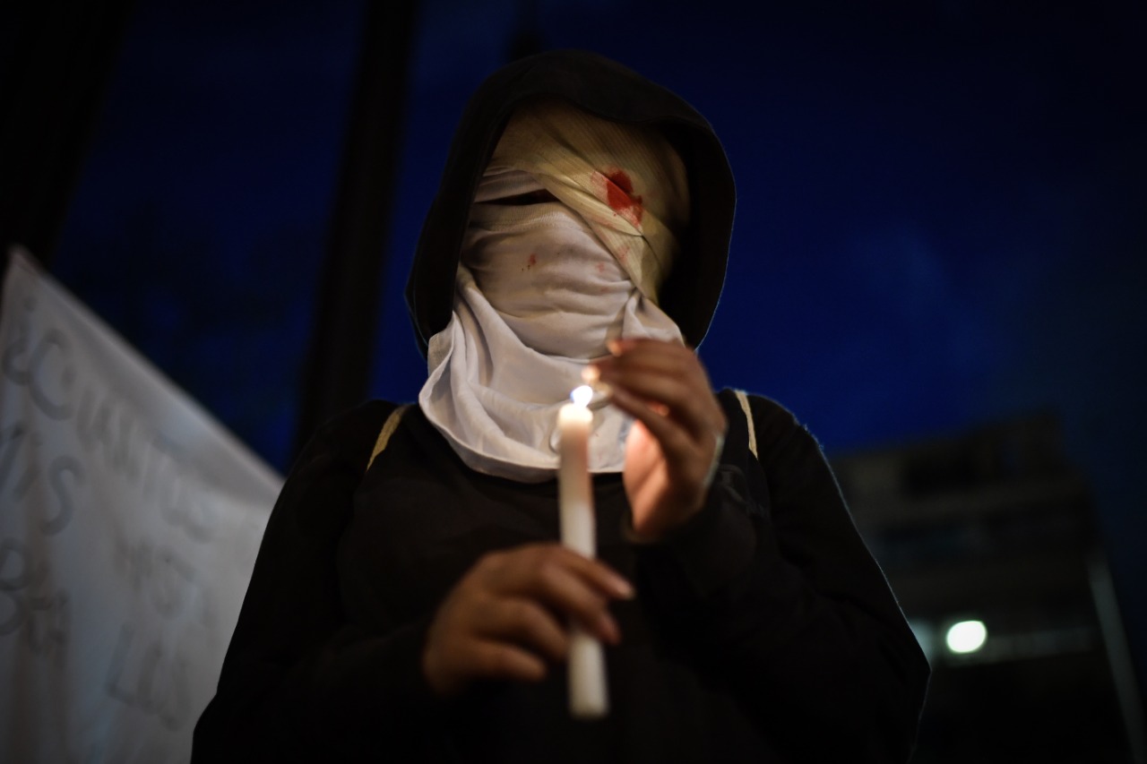 En fotos: Velatón frente al Hospital San Ignacio en apoyo a Gareth Sella