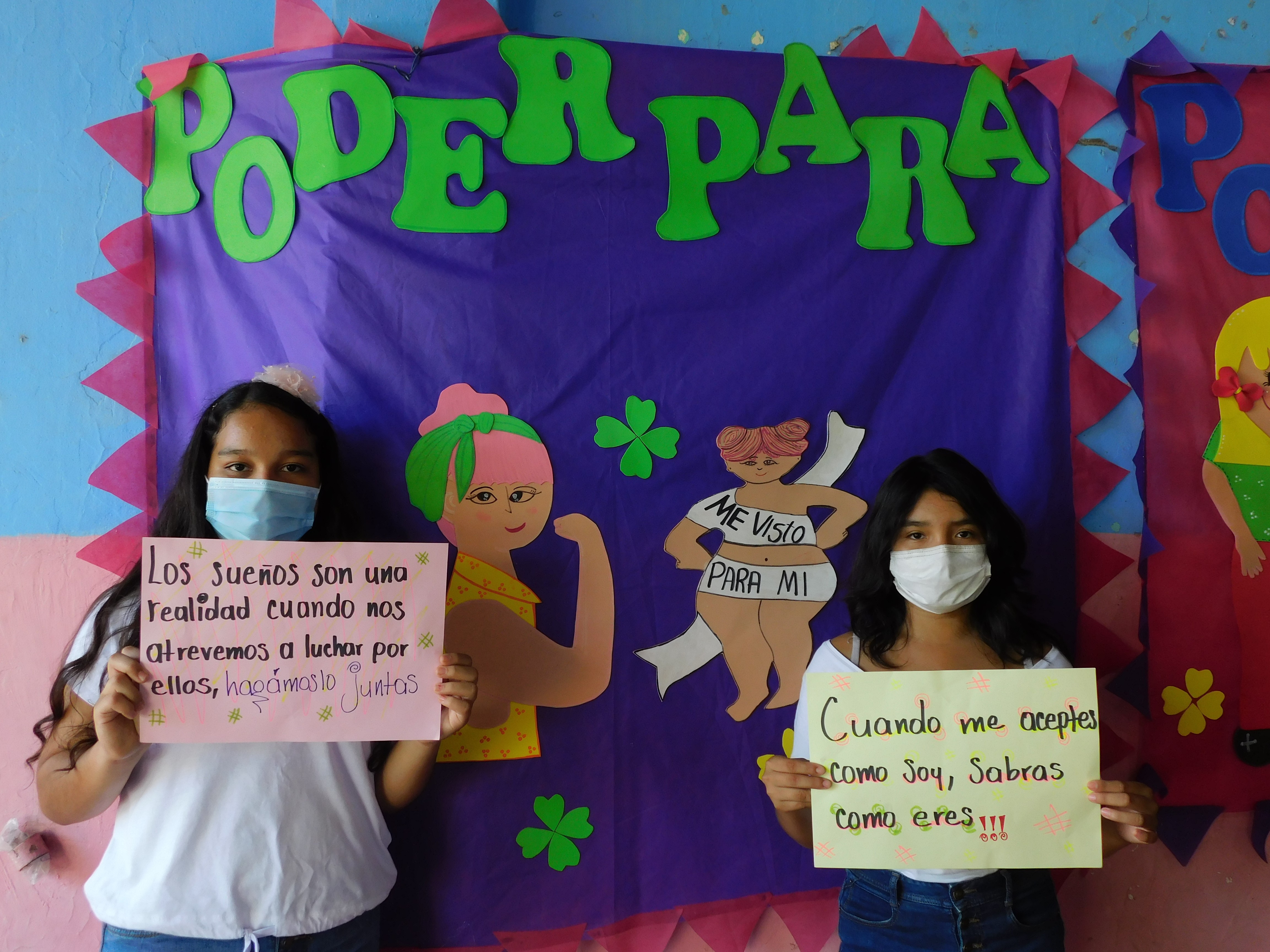 Cuando logran superar el nivel de letras y sílabas, los alumnos pasan al nivel de palabras, después al de oraciones y párrafos y finalmente llegan al nivel de cuentos.
