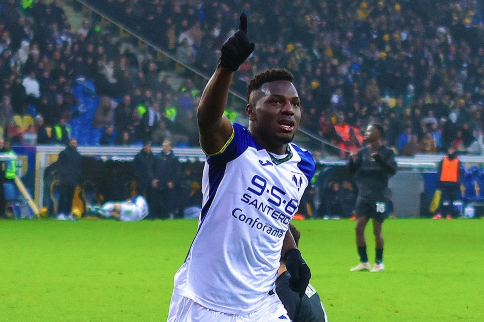 Daniel Mosquera marcó en la victoria de Hellas Verona sobre Parma
