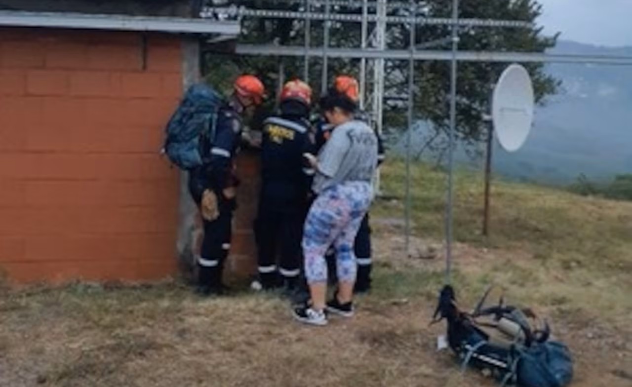 Hombre cayó por una pendiente de un mirador en Cali: así fue su rescate