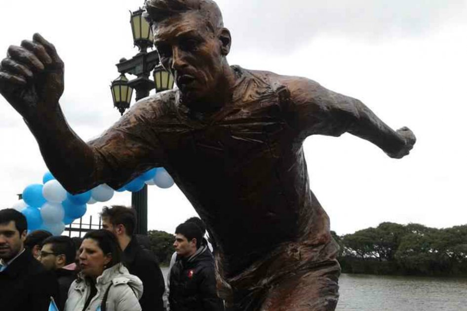 Inaugurada estatua de Messi en Buenos Aires