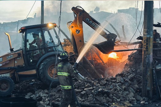 En vivo: 500 personas evacuadas y 40 predios afectados deja incendio en Meissen