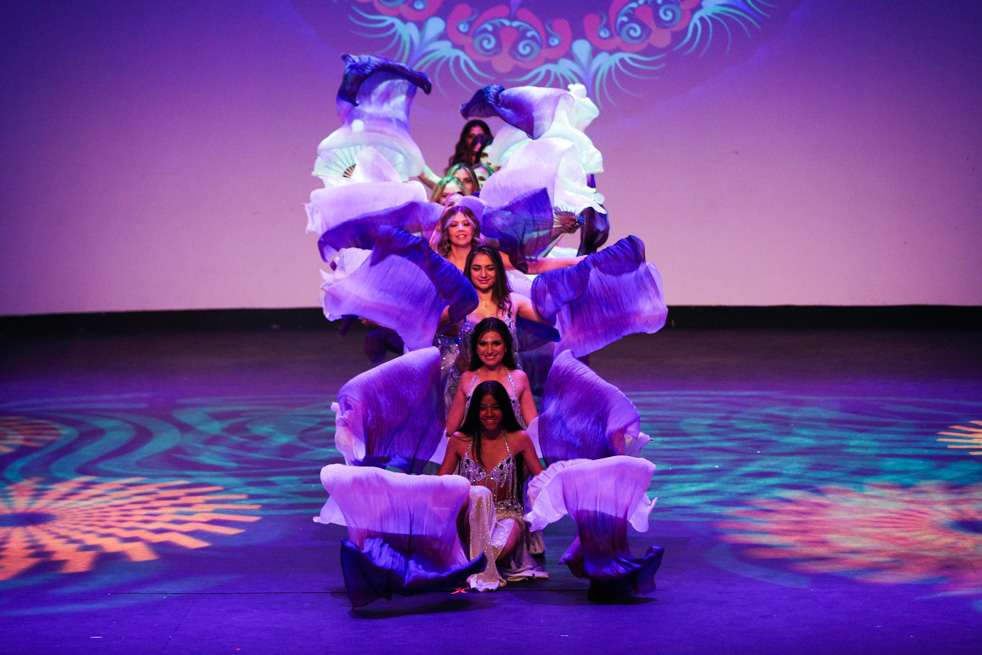 Antonina presento Magia Oriental, 29avo Festival de Danza Oriental en Colombia con 300 bailarinas en escena