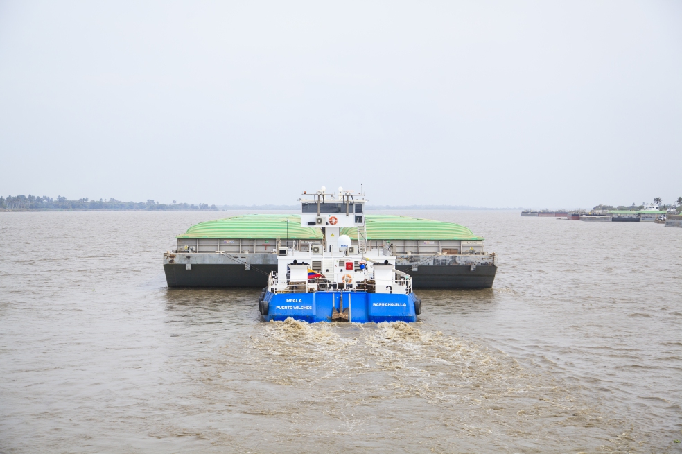 Por el río Magdalena se transportan actualmente crudo, pulpa de papel, glicerina, electrodomésticos, acero y contenedores en general. / Cortesía Impala