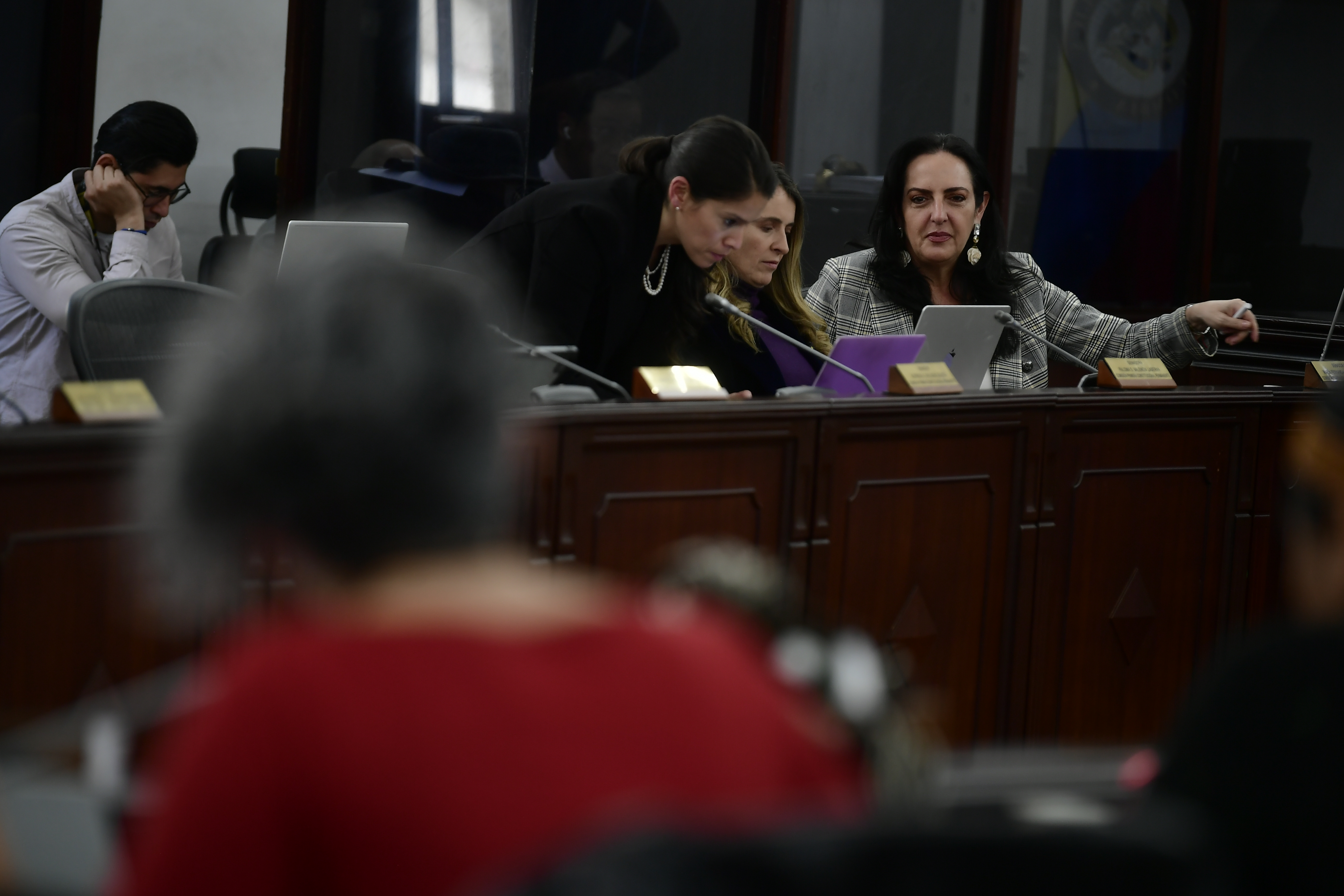 “Por fin despegó”: así reacciona país político por proyecto de salarios de congresistas