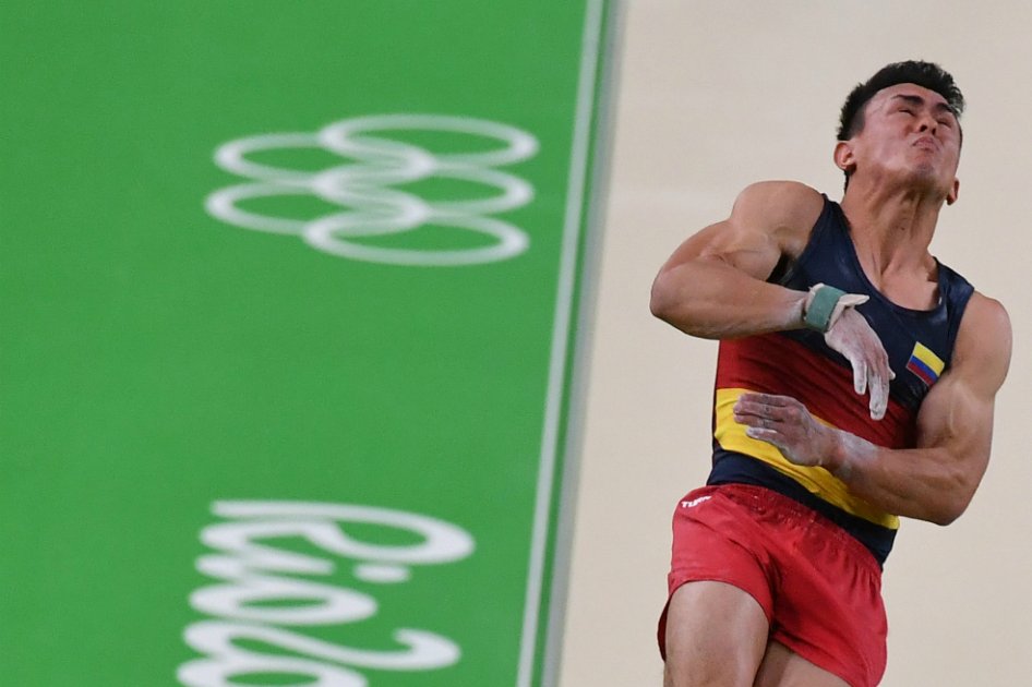 El colombiano Jossimar Calvo durante su presentación en la prueba final de gimnasia, en Río 2016. / AFP
