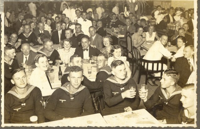 Durante la fiesta en la Cervecería Alemana de Los Andes, el miércoles 13 de febrero  de 1935.