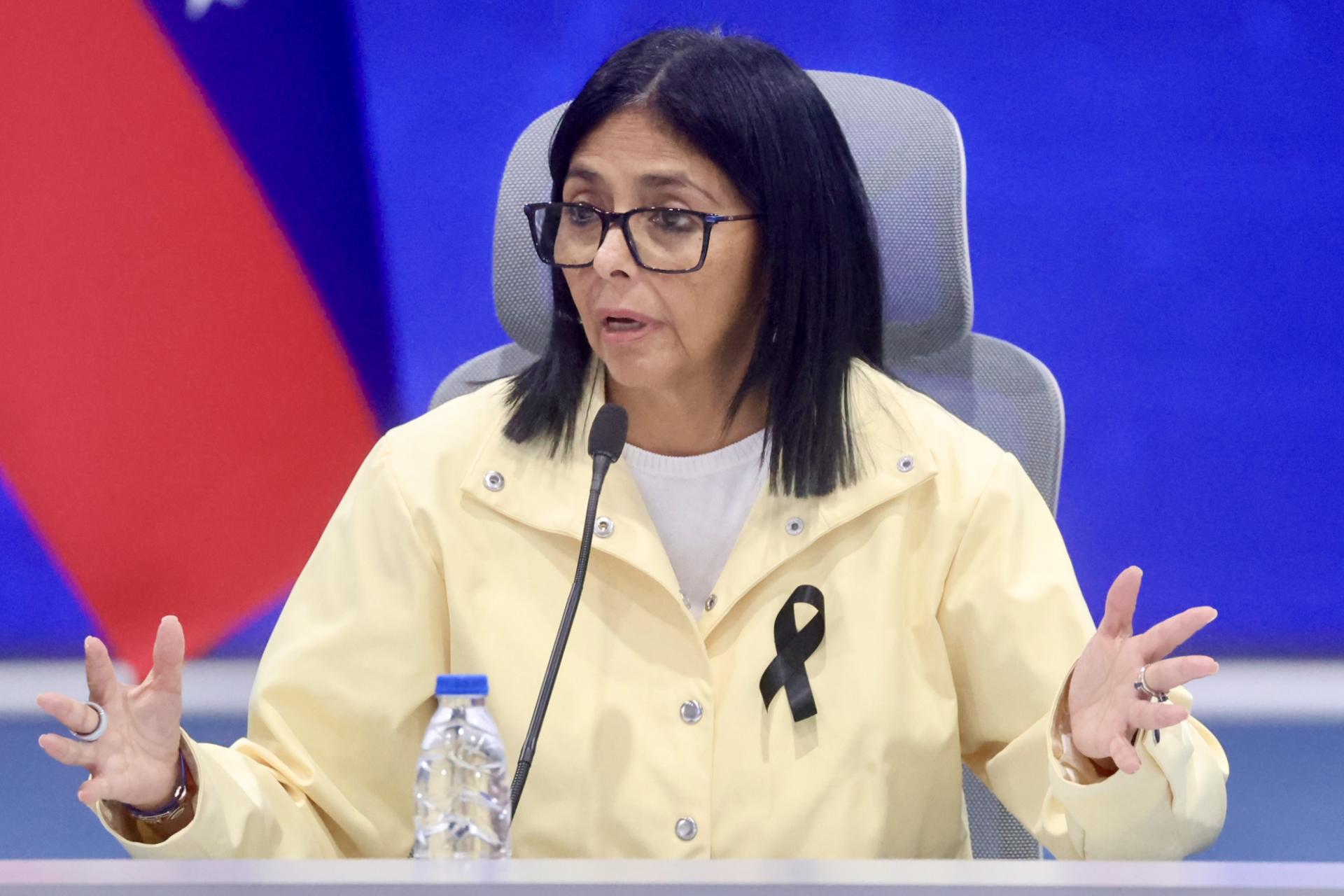 Delcy Rodríguez atribuye el desorden tras el terremoto a “laboratorios mediáticos”