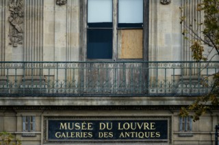 Robo en el Louvre: desde 2018 se conocía la vulnerabilidad del balcón por el que entraron los ladrones