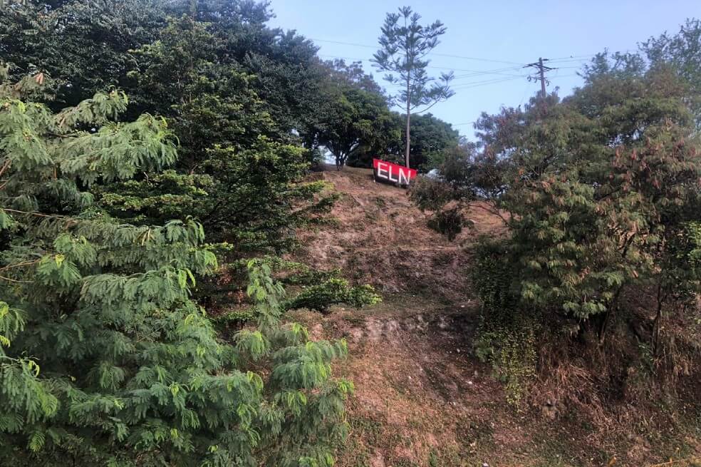 Zozobra en Medellín por aparición de bandera del Eln en el Cerro Nutibara
