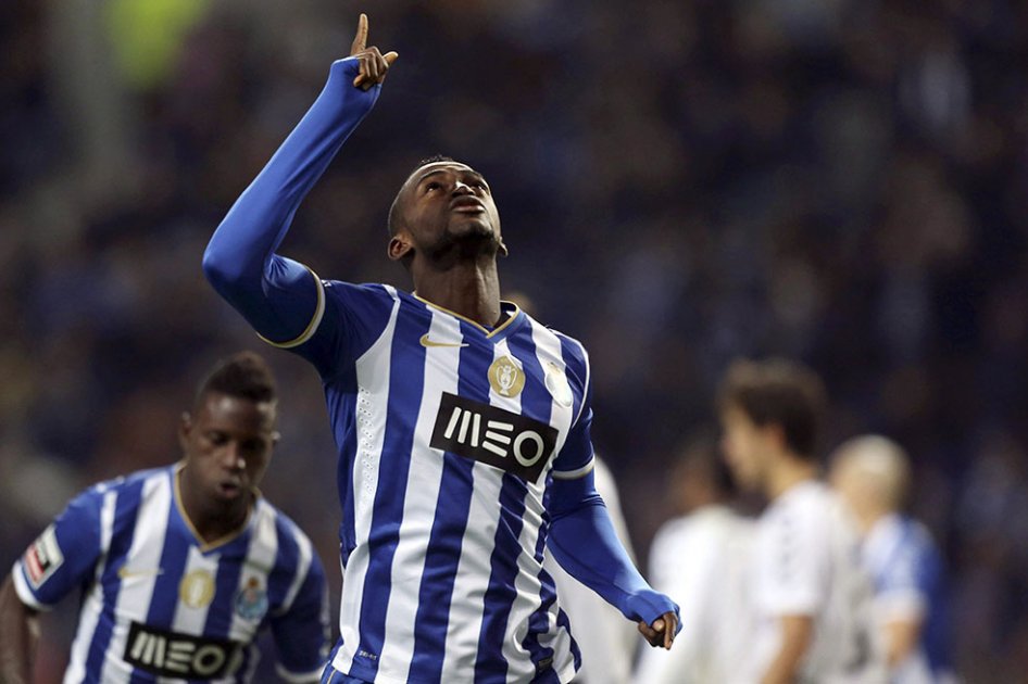Barcelona y Chelsea mandaron ojeadores para seguir a Jackson Martínez