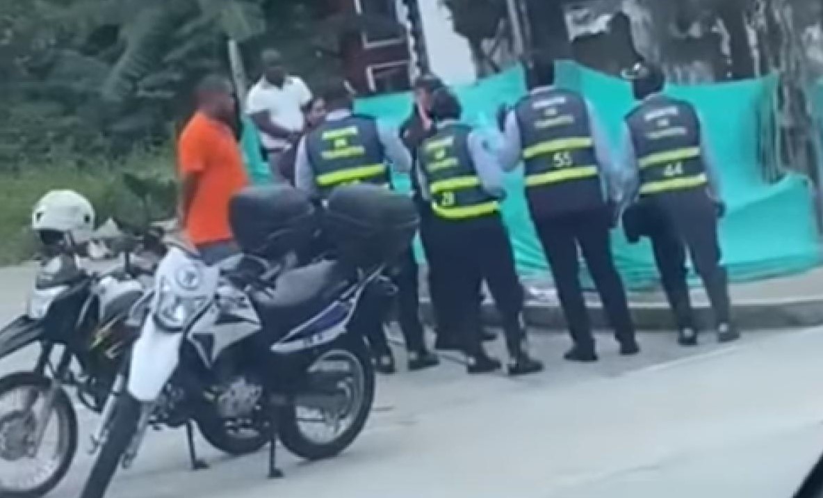 Controversia: agentes de tránsito inmovilizaron moto de la Policía en Buenaventura