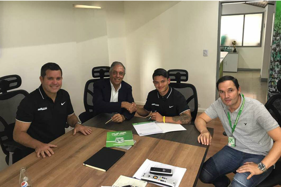 El venezolano Ronaldo Lucena y Jeison Lucumí, los nuevos refuerzos de Nacional