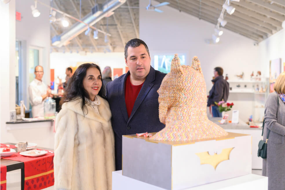 Gran asistencia a exposición de artista colombiano en EE. UU.