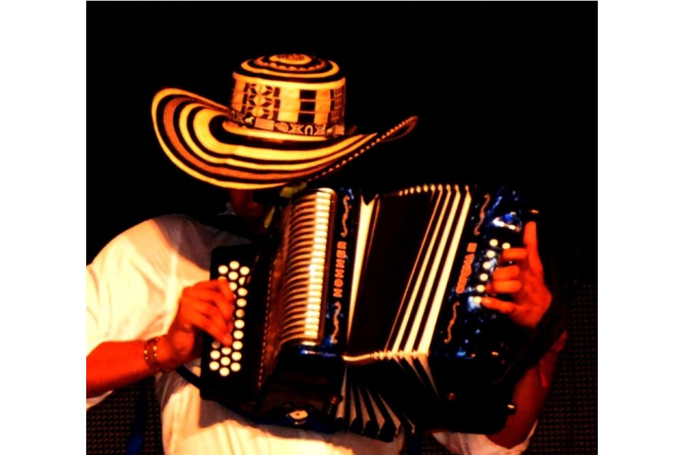 Imagen de un acordenoero en el Festival de la Leyenda Vallenata.
