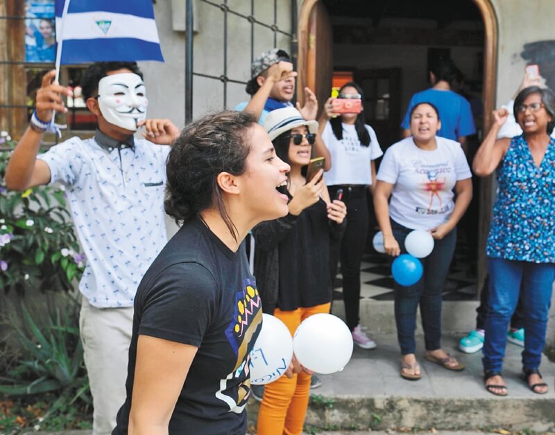 Amaya Coppens, la joven belga que se enfrenta a Daniel Ortega en Nicaragua