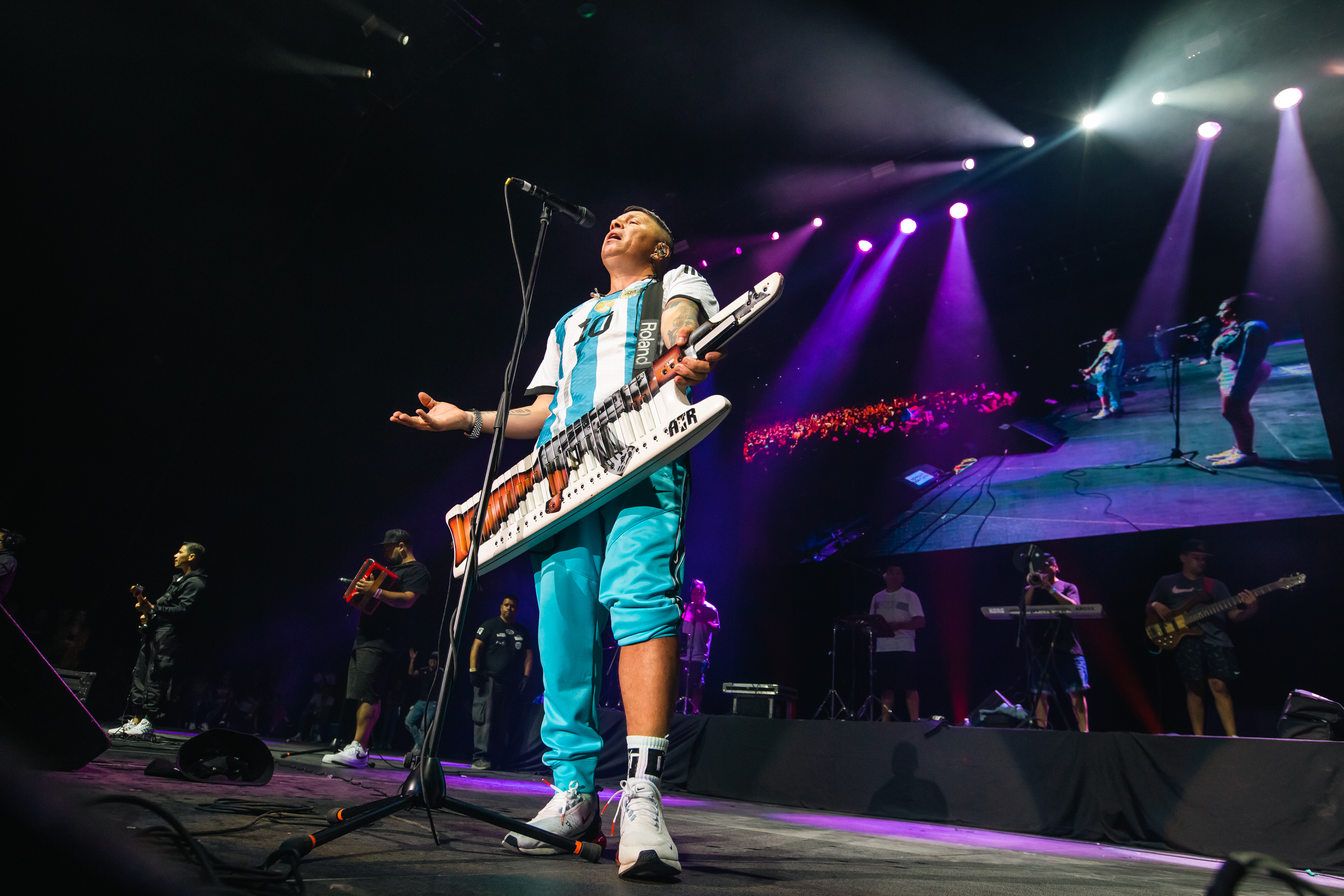 Damas Gratis: La historia de la banda que abandonó el escenario del Movistar Arena