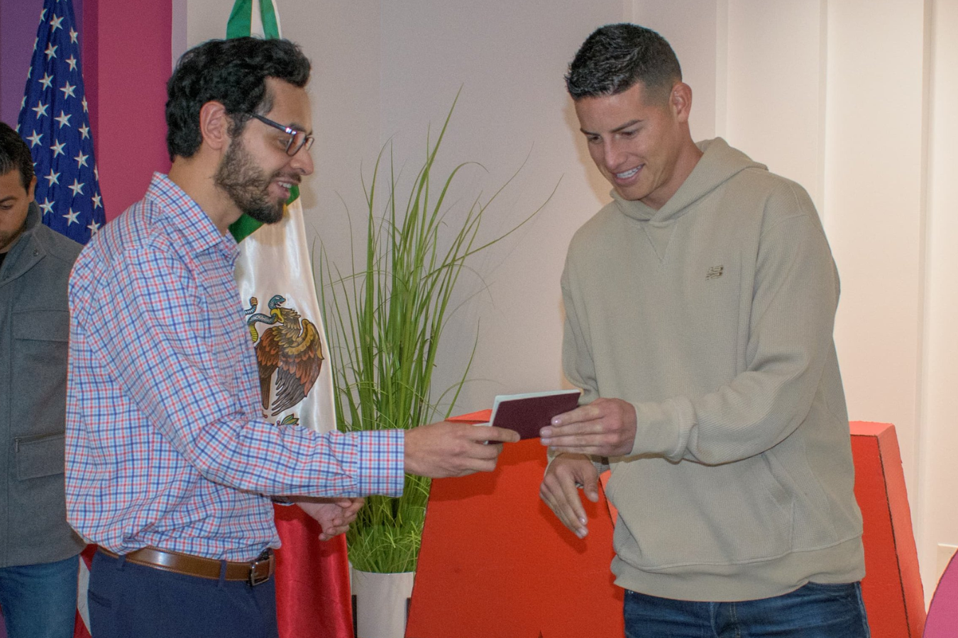 James recibe visa de trabajo y ya podrá debutar con León: esta sería la fecha